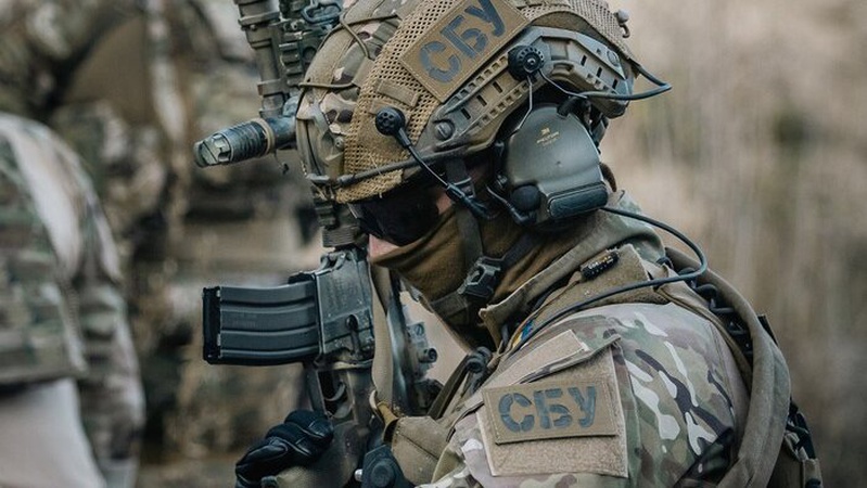 СБУ показала, як спецпідрозділ нищить позиції загарбників