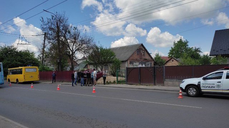 У Луцьку ДТП: зіткнулися ВАЗ та приміська  маршрутка