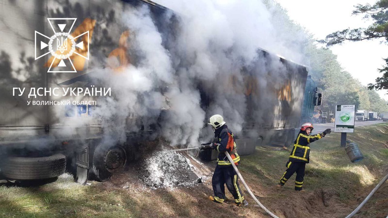 На Волині горіла вантажівка