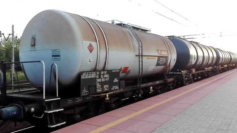 Україна отримає екстрену поставку бензину з польських резервів