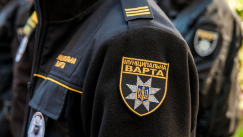 Мер Луцька розпорядився прийняти муніципалом ще одну людину