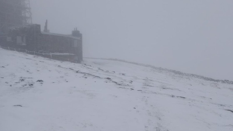 Карпати знову замітає снігом: фото засніжених гір