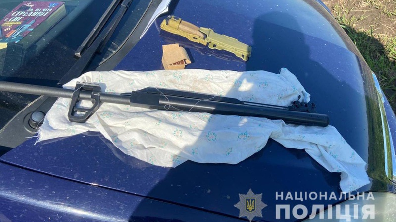 У машині волинянина – обшуки: через знайдене можуть відкрити кримінал. ФОТО