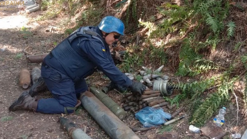 Мінують колодязі, подвір’я та дитсадки: як волинські рятувальники розміновують звільнені від окупантів території