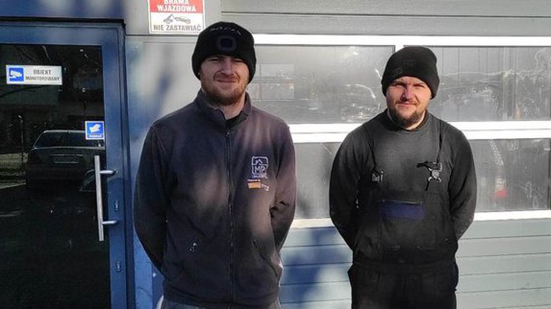 У Польщі двоє братів із Луцька на власному СТО ремонтують авто для ЗСУ
