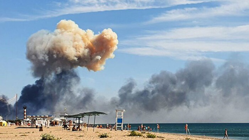 «Бавовна» в Криму: чому окупаційна влада приховує удари по військових об’єктах півострова