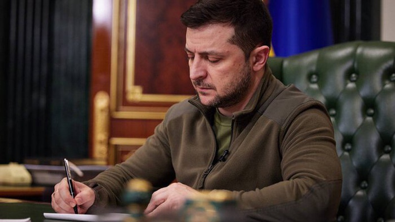 Військові можуть займати деякі державні посади: указ