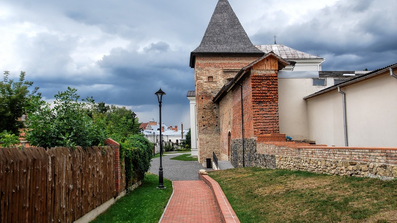 В Окольному замку у Луцьку для пенсіонерів запровадили день безоплатного огляду