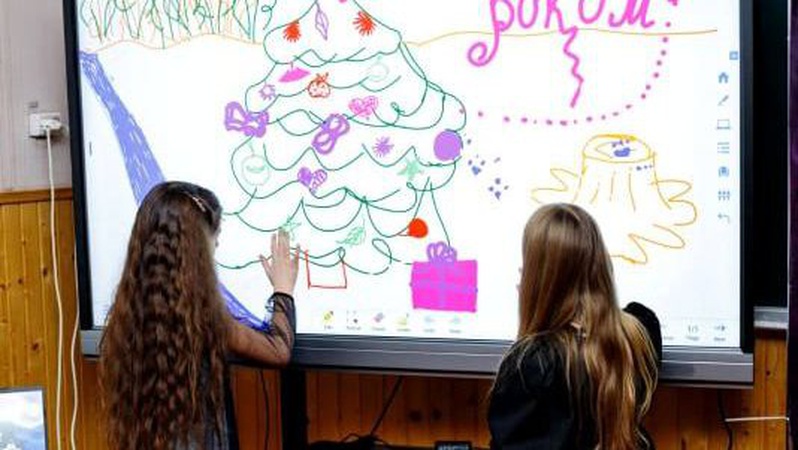 На Волині для гімназії закупили «розумне» обладнання та інвентар