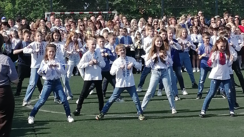 Як пройшло свято останнього дзвоника в ліцеї номер 9.ФОТО