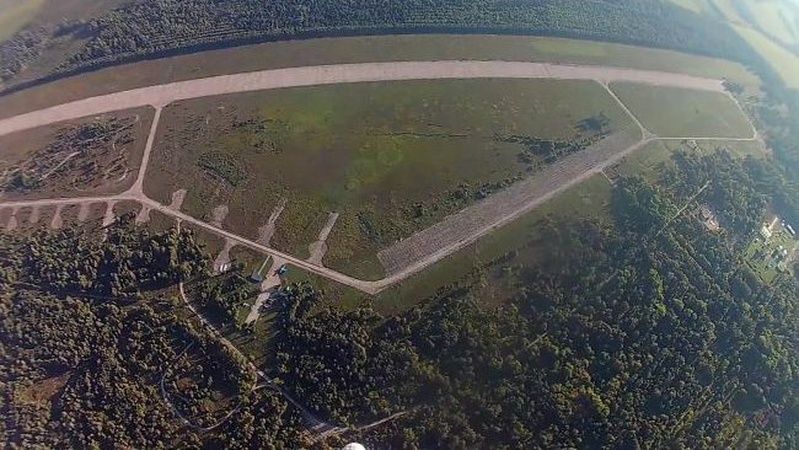 У білорусі на військовому аеродромі чутно звуки вибухів і видно спалахи, - ЗМІ