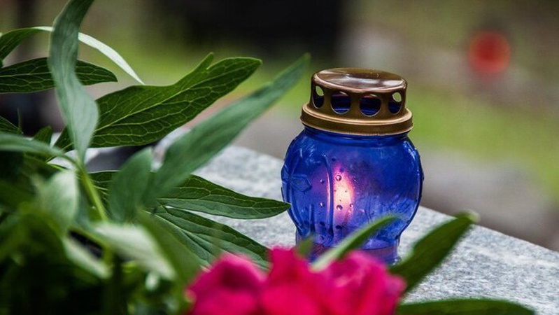 Поминальні дні: коли та як цьогоріч згадувати покійних