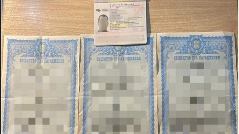 Вдавали з себе багатодітних татусів: з України хотіли виїхати двоє чоловіків призовного віку