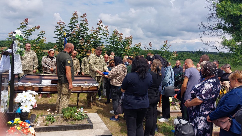 Волиняни попрощалися з воїном Олександром Датчуком