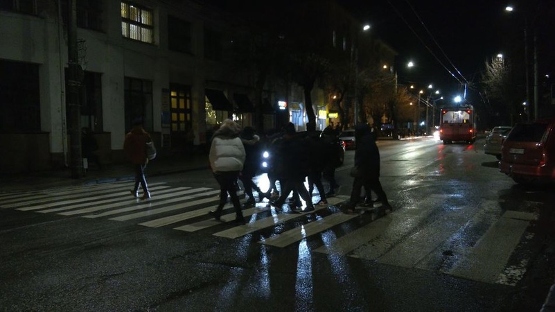 Волинські патрульні активно штрафують пішоходів без світловідбивачів