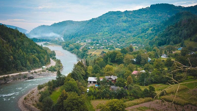 У Карпатах загинув 12-річний хлопчик, який послизнувся і впав у річку