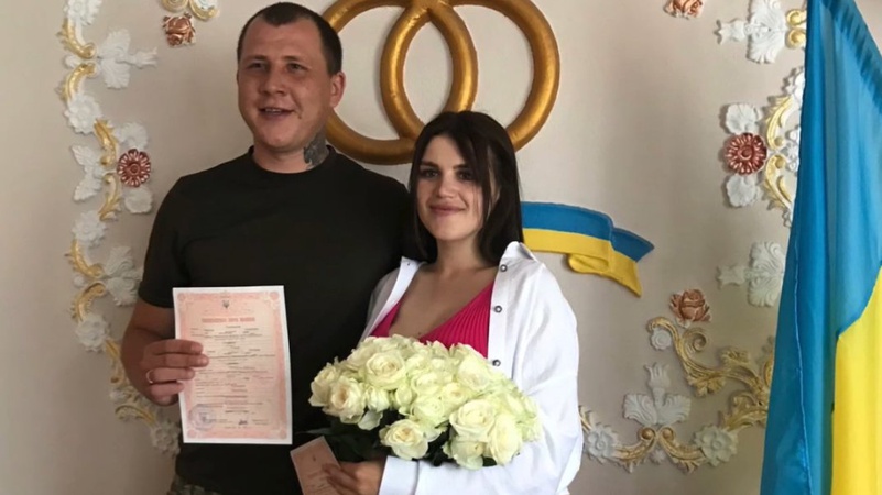 На Волині військовий одружився зі своєю коханою
