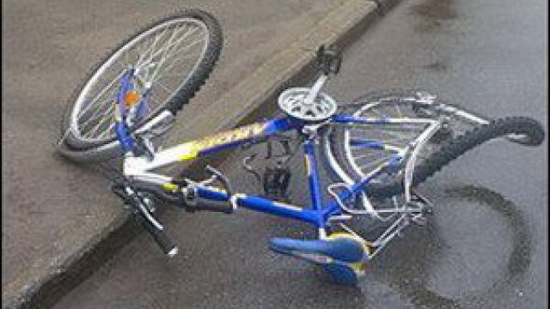 У Луцьку на Рівненській впав з велосипеда чоловік – працювала «швидка»