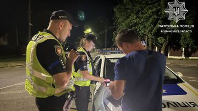 У Луцьку патрульні вдома у чоловіка виявили нарколабораторію