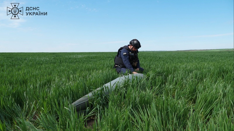 На Донеччині волинські піротехніки знешкодили 500-кілограмову авіабомбу