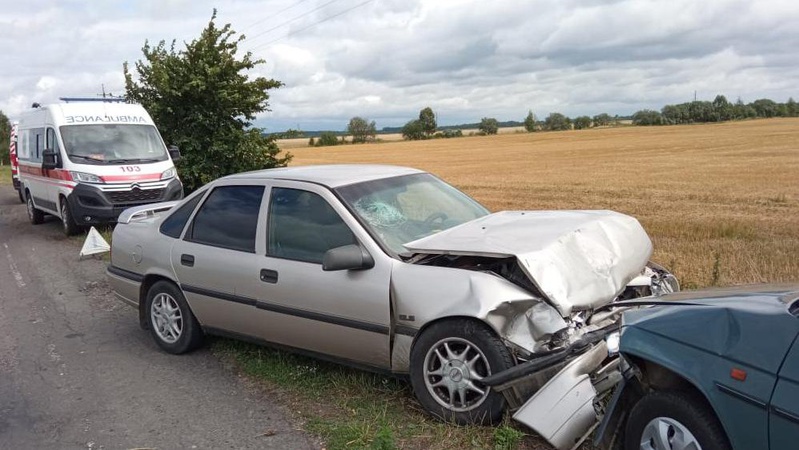 На Волині не розминулись Opel Vectra та Skoda Octavia: є постраждалі