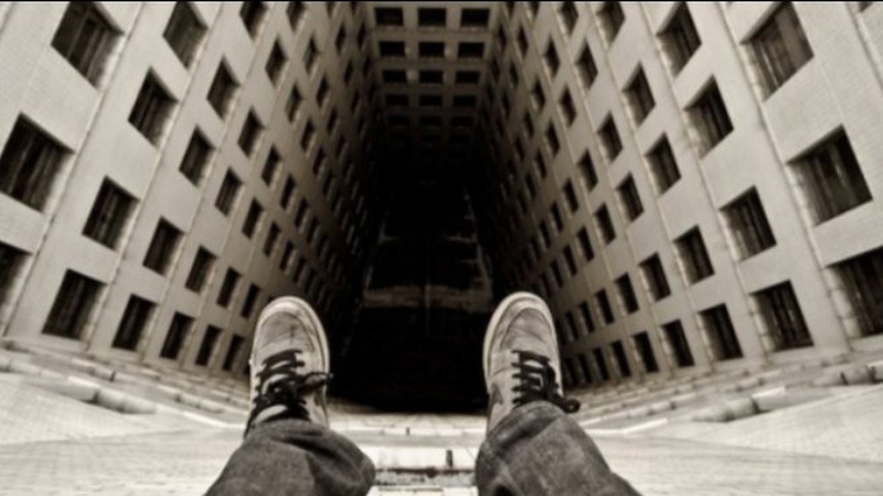 У Луцьку військовий намагався вистрибнути з вікна