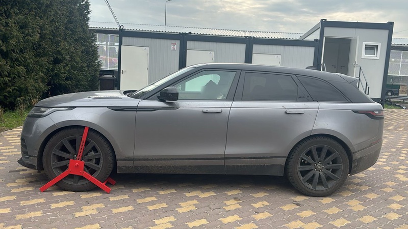 Українські прикордонники виявили викрадені автомобілі на кордоні з Польщею