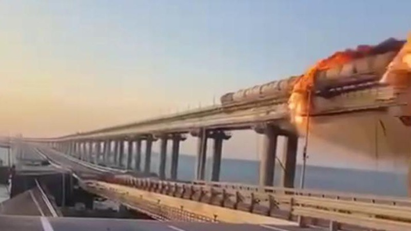 путін назвав підрив Кримського мосту терактом, в Україні відповіли