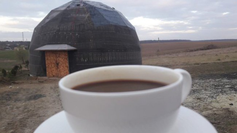 На Волині будують єдину в Україні сферичну ферму для кіз