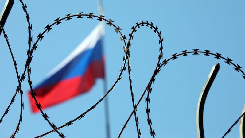 Санкції Заходу щодо економіки росії повноцінно вдарять лише наприкінці 2023 року