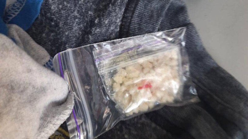 Сховав у светрі: на Волині поліціянти зловили підозрілого чоловіка з наркотиками