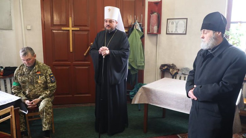 Із Київського військового ліцею прогнали московського попа: той поламав престол і виніс із храму ікони