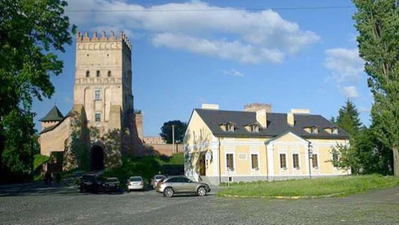 Палиця з Івахівим купили ресторан «Корона Вітовта» у Луцьку