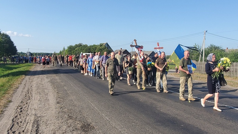 На Маневиччині попрощалися з Героєм Михайлом Деркачем