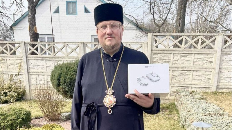 Архієпископ з Волині отримав від Залужного нагрудний знак «За сприяння війську»