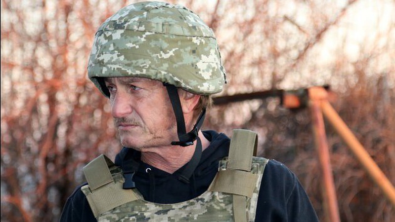 Американський актор закликав мільярдерів скинутися на винищувачі для України