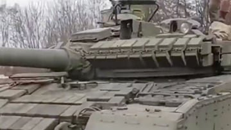 На Сумщині окупанти з танків розстріляли автобус з цивільними