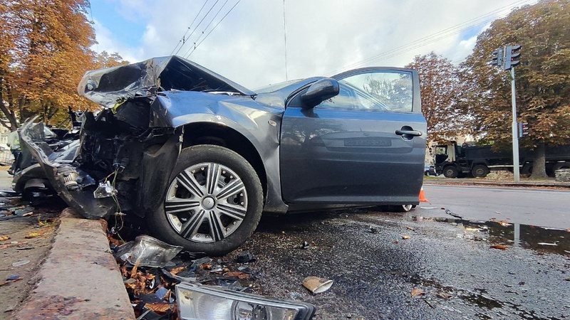 Повідомили про стан постраждалих в аварії на Відродження у Луцьку