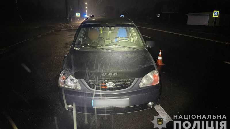 Поблизу Луцька — ДТП: легковик збив на переході дівчину. ФОТО