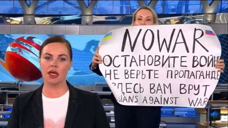 Співробітниця «Першого каналу» росії виступила проти війни з Україною у прямому етері. ВІДЕО