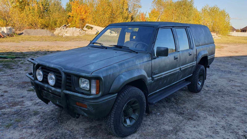 На Любешівщині держслужбовці та медики «скинулися» на авто для бійців ЗСУ