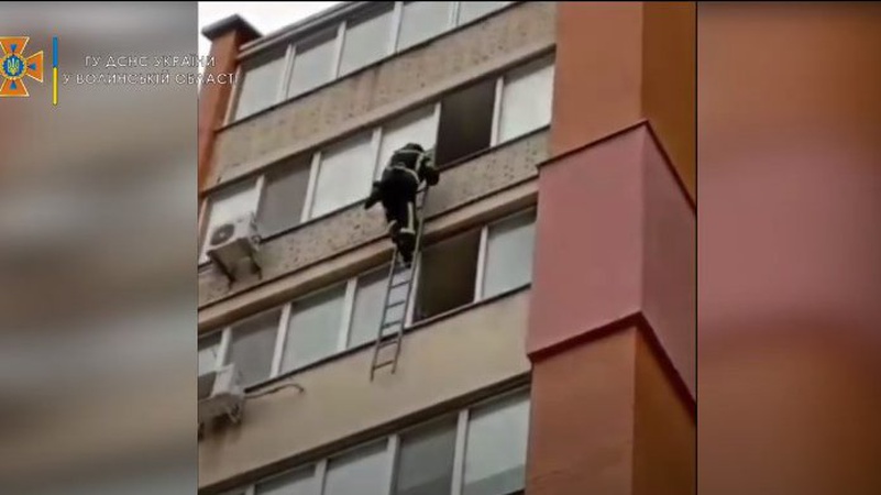 У Луцьку в квартирі «застрягла» пенсіонерка: викликали рятувальників