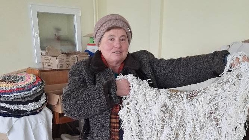 Волинянка започаткувала у своєму селі виготовлення «кікімор» та нашоломників