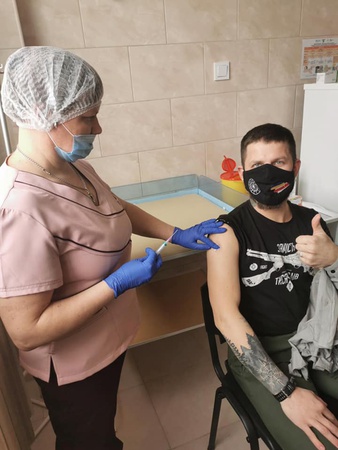 Подружжя лучан розказали, як організм переносить щеплення від COVID-19