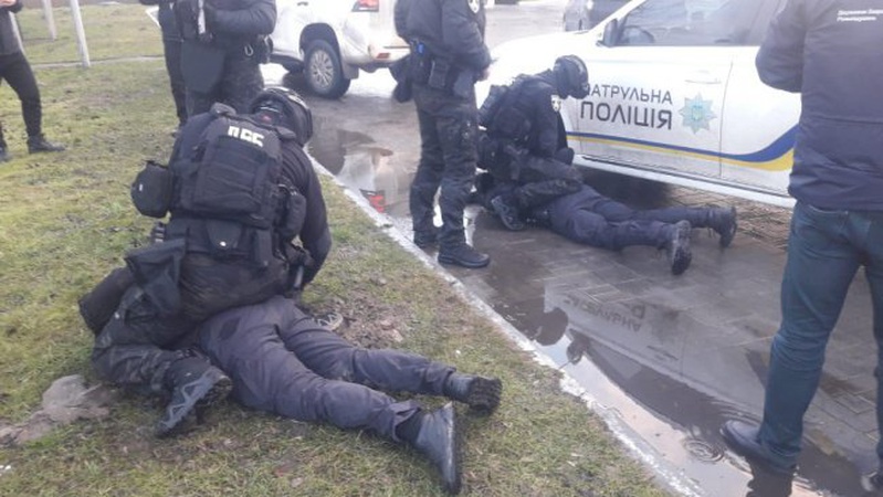 Вимагали неправомірну вигоду та збували психотропи: на Волині судитимуть патрульних поліцейських. ФОТО