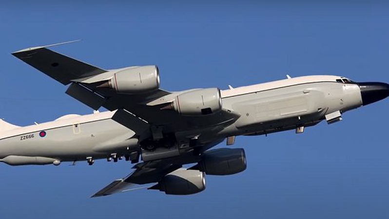 Над Луцьком помітили літак британської розвідки