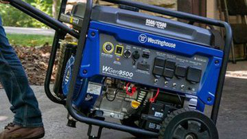 У Луцьку майже 100 генераторів передали комунальним підприємствам та закладам освіти