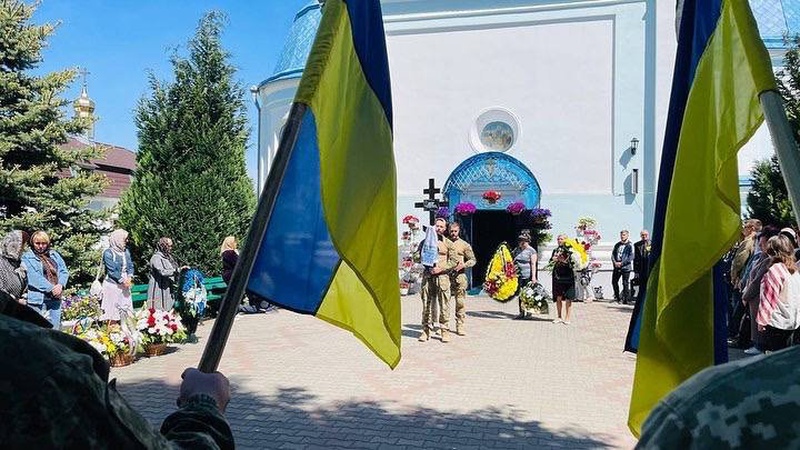 У Нововолинській громаді попрощалися із загиблим Героєм