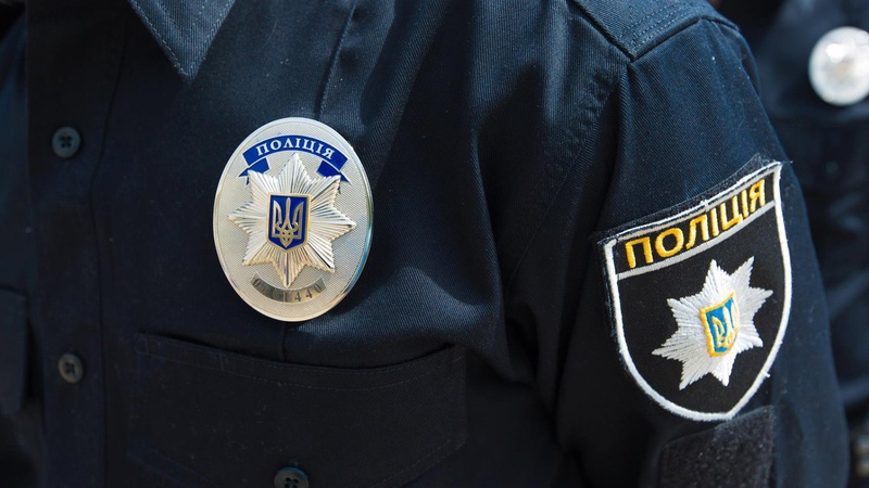 Намагався шарпати правоохоронця: на Волині затримали 40-річного чоловіка