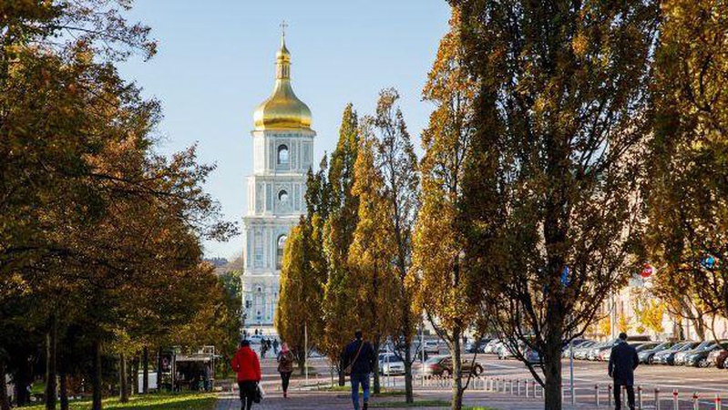 Найтепліша за останні десятиріччя. Якою буде погода в Україні восени